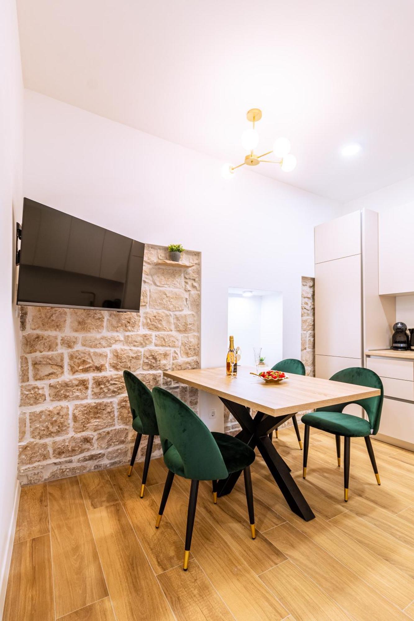 Apartamento Luxury App Palace Old Town& Studio Green Melody With Terrace Split Habitación foto