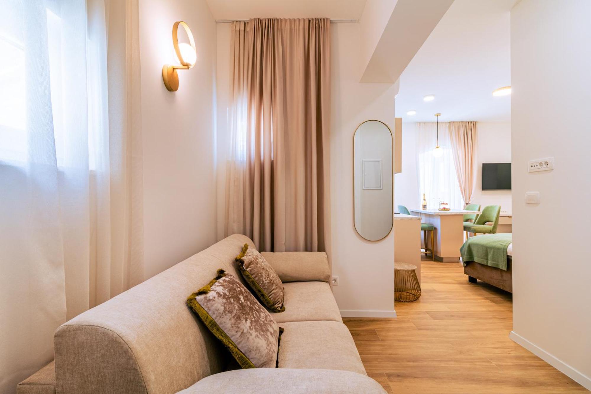 Luxury 2 Bedroom-2 Bathroom Apartment & Studio App With Rooftop Terrace Split Habitación foto