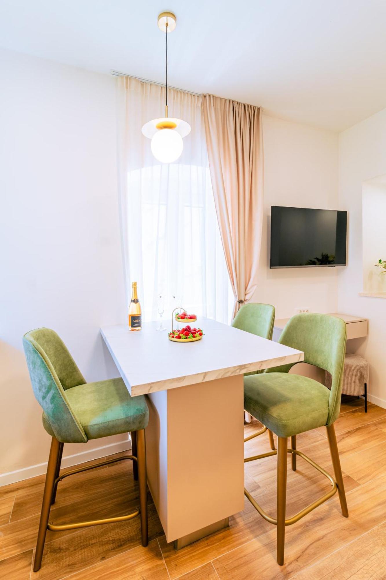 Luxury 2 Bedroom-2 Bathroom Apartment & Studio App With Rooftop Terrace Split Habitación foto