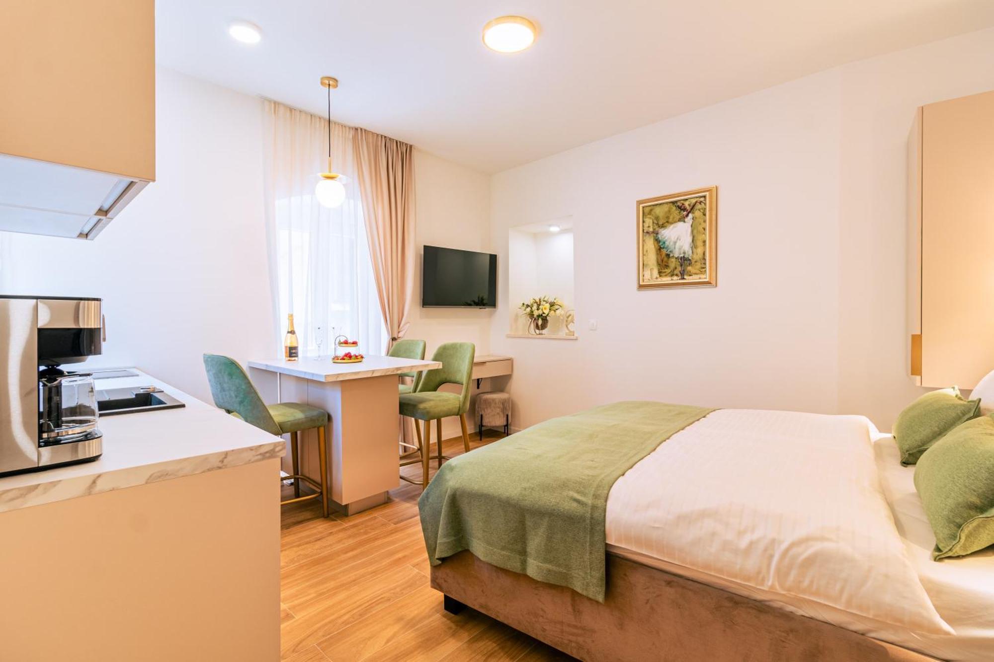 Luxury 2 Bedroom-2 Bathroom Apartment & Studio App With Rooftop Terrace Split Habitación foto