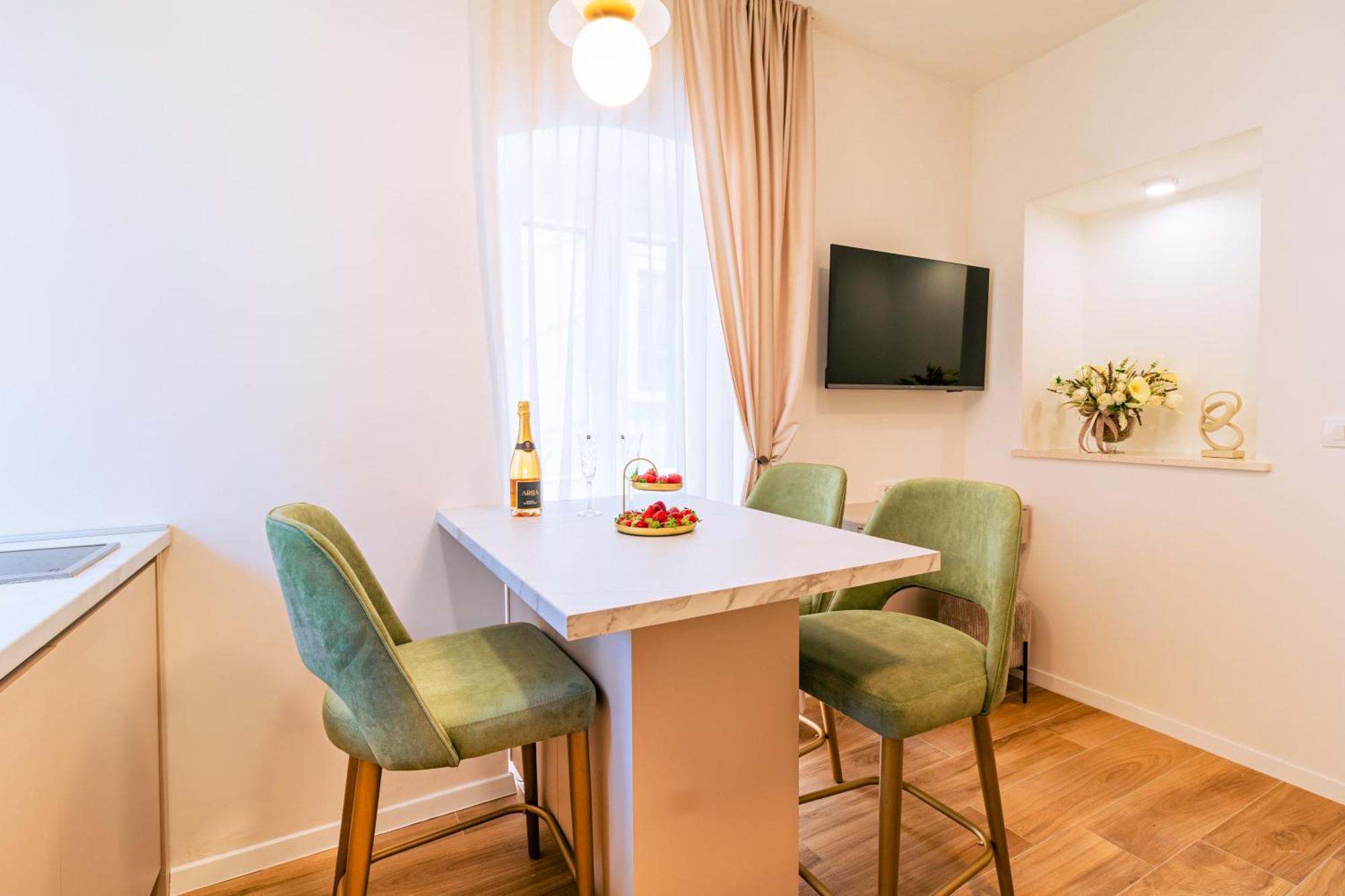 Luxury 2 Bedroom-2 Bathroom Apartment & Studio App With Rooftop Terrace Split Habitación foto